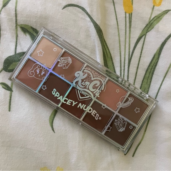 Spacey Nudes 10 shadow palettte 
by KIMCHI  CHIC Beauty LLC - Picture 3 of 5